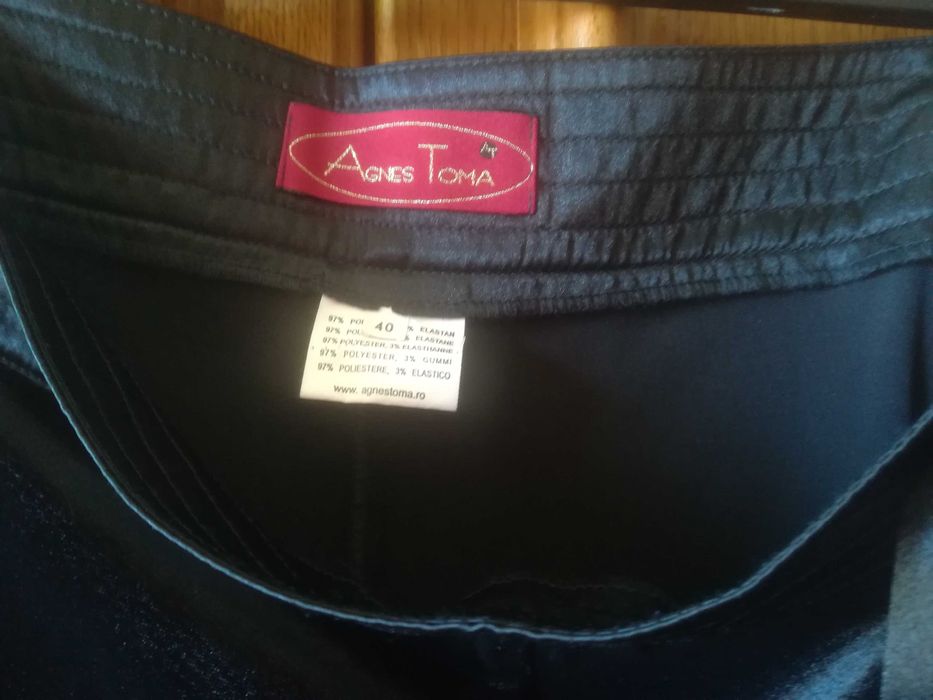 Pantaloni eleganti, by AGNES TOMA, 3/4, catifea de calitate, negri