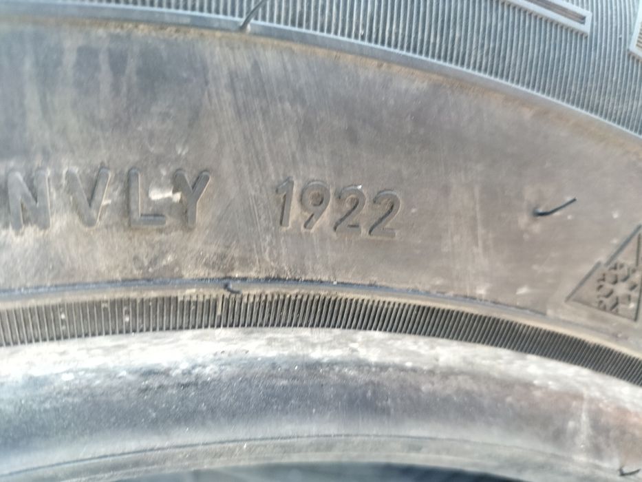 Продам шину 195,65,R15 зимняя