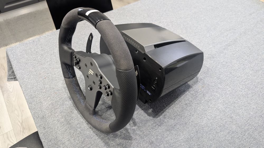 Set Volan + 3 pedale Fanatec CSL Elite