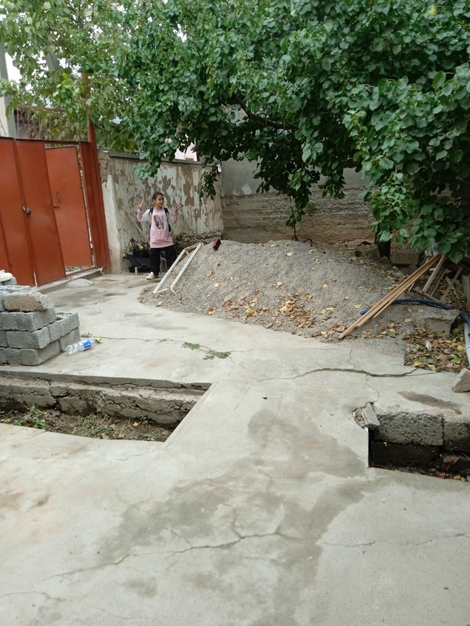 Икки хонали ҳовли жой ижарага берилади