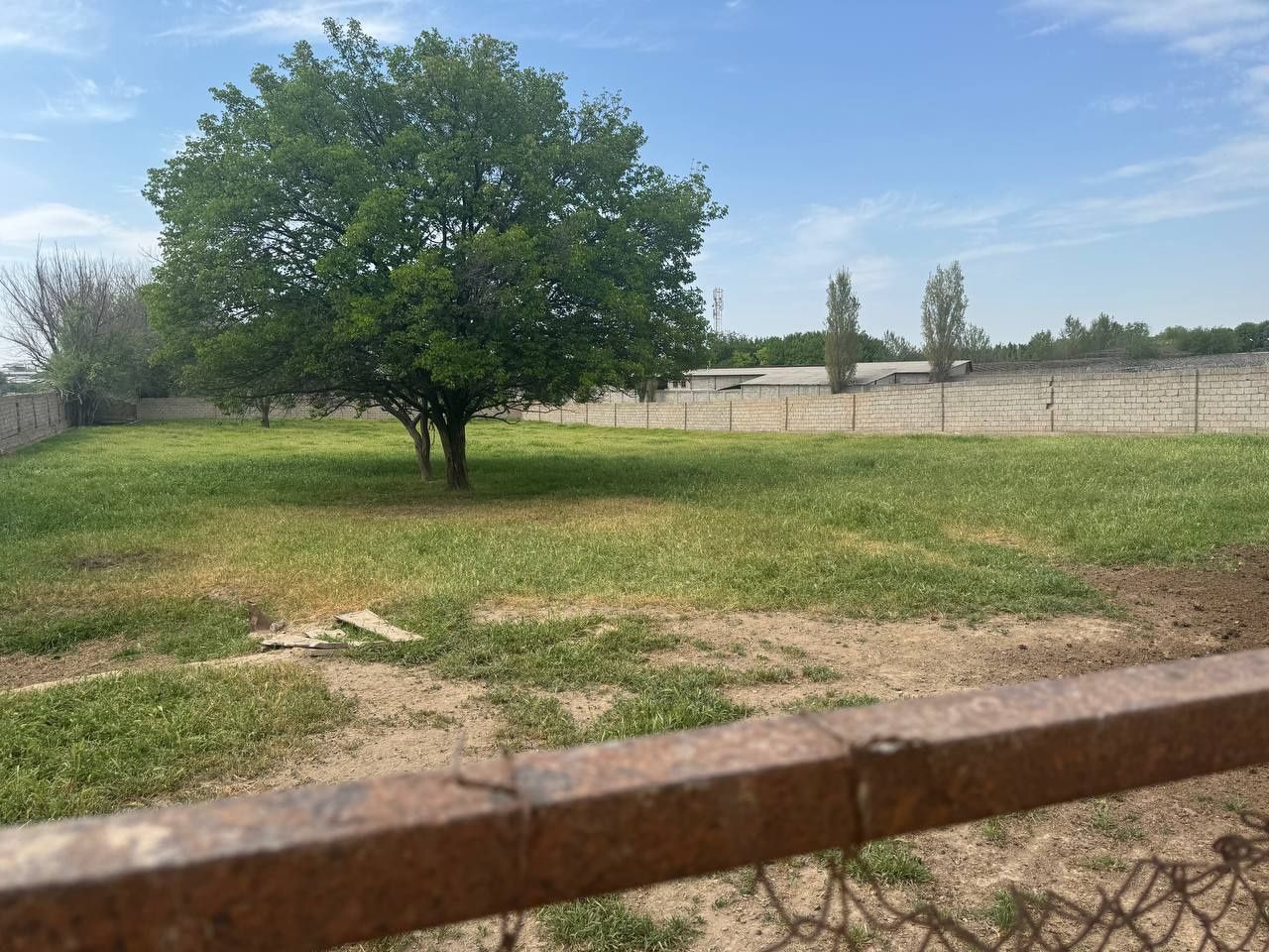 Nazarbek tarnov Uy sotiladi