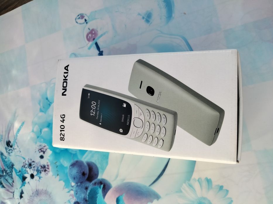 Telefon mobil NOKIA 8210-4G