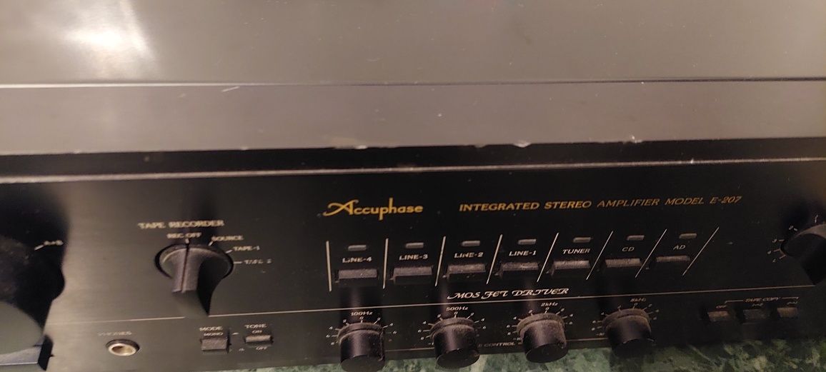 accuphase e 207  amplificator high end japan