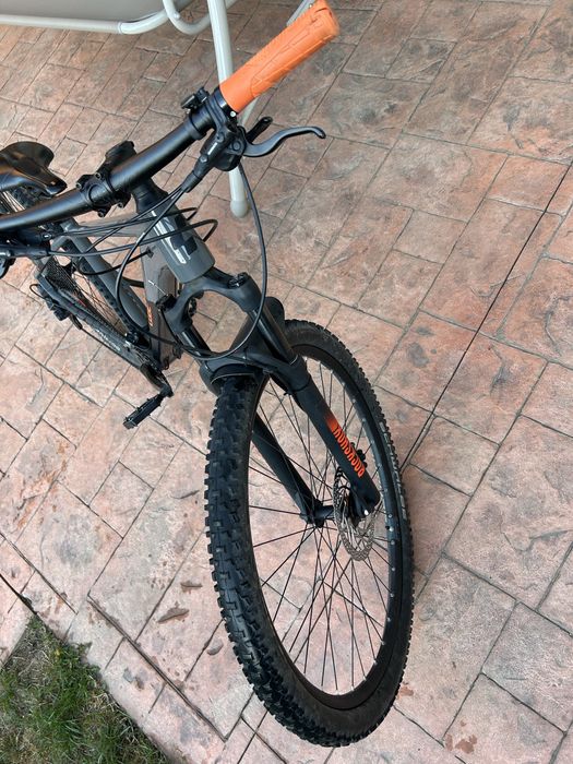 Vând bicicleta Cube Race One Grey/Orange