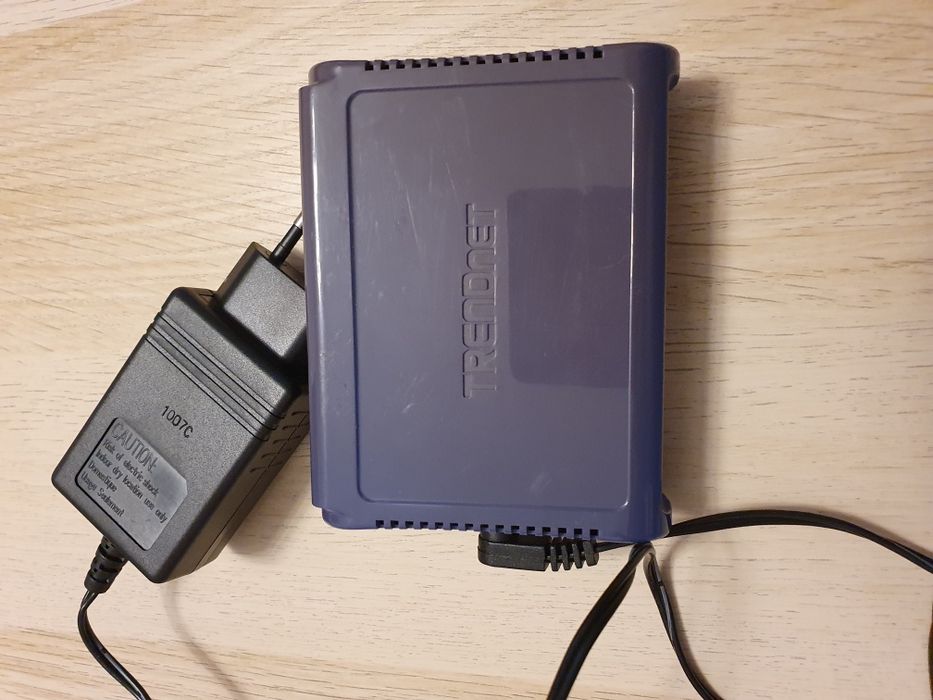 SWITCH Trendnet 5 PORTURI iesire