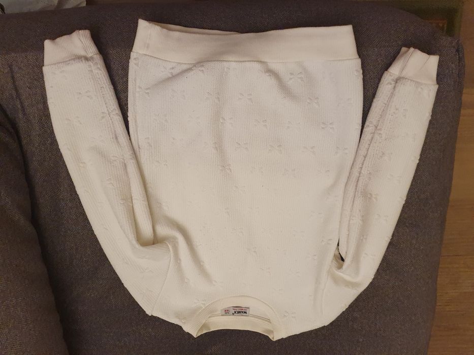 Продаются качественные вещи. Одевала пару раз.