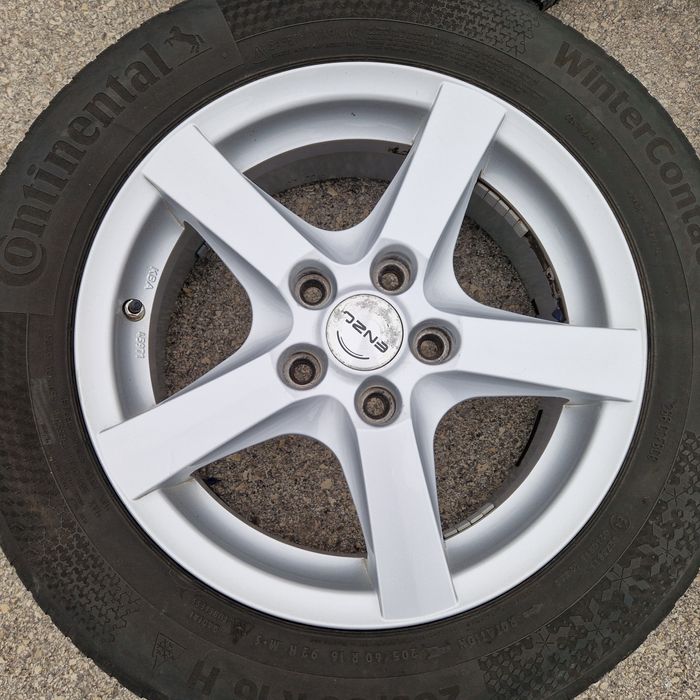 4бр. Алуминиеви джанти 
5х114.3 
61/2 Jx16
ET45
Гумите са подарък 
Не