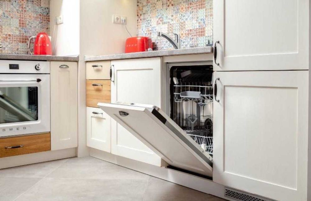 Даваме Тристаен Апартамент Във Света Тройца.