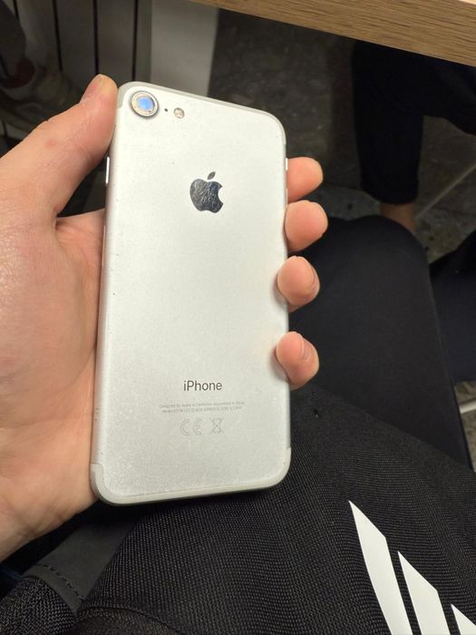 Продам Айфон 7 32гб