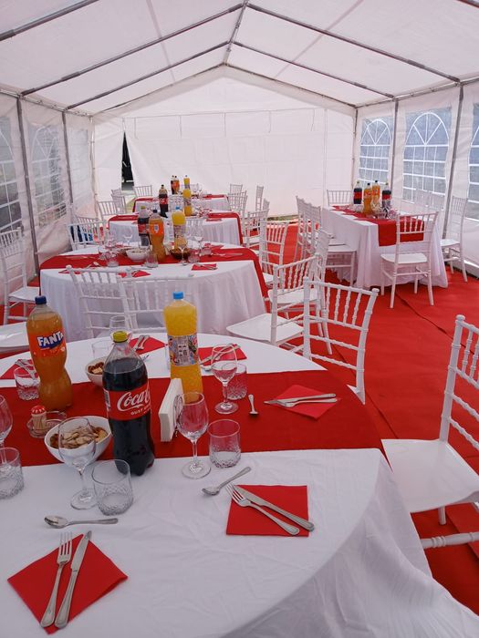 Corturi de închiriat