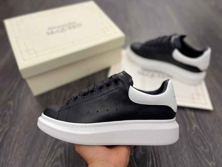 Adidasi Alexander McQueen black & white full box