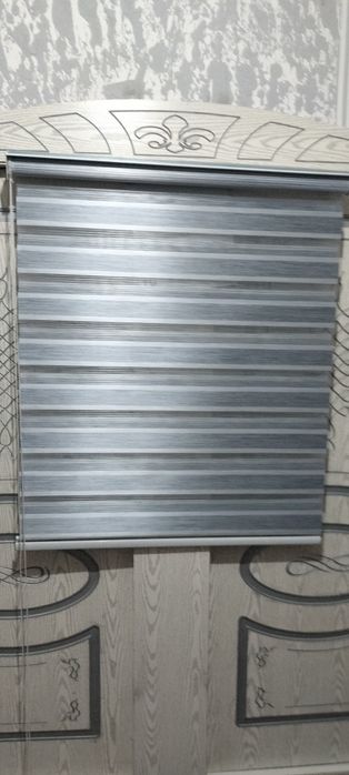 Серебристый жалюзи