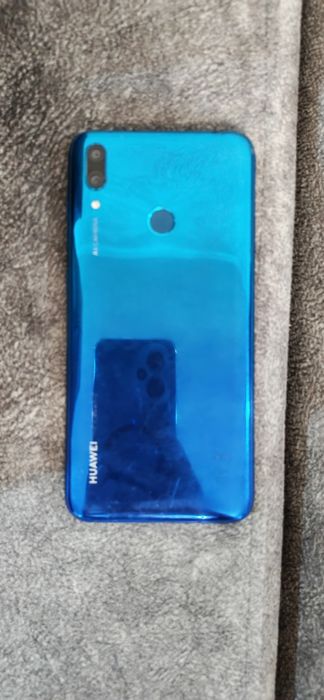 Продам телефон Huawei