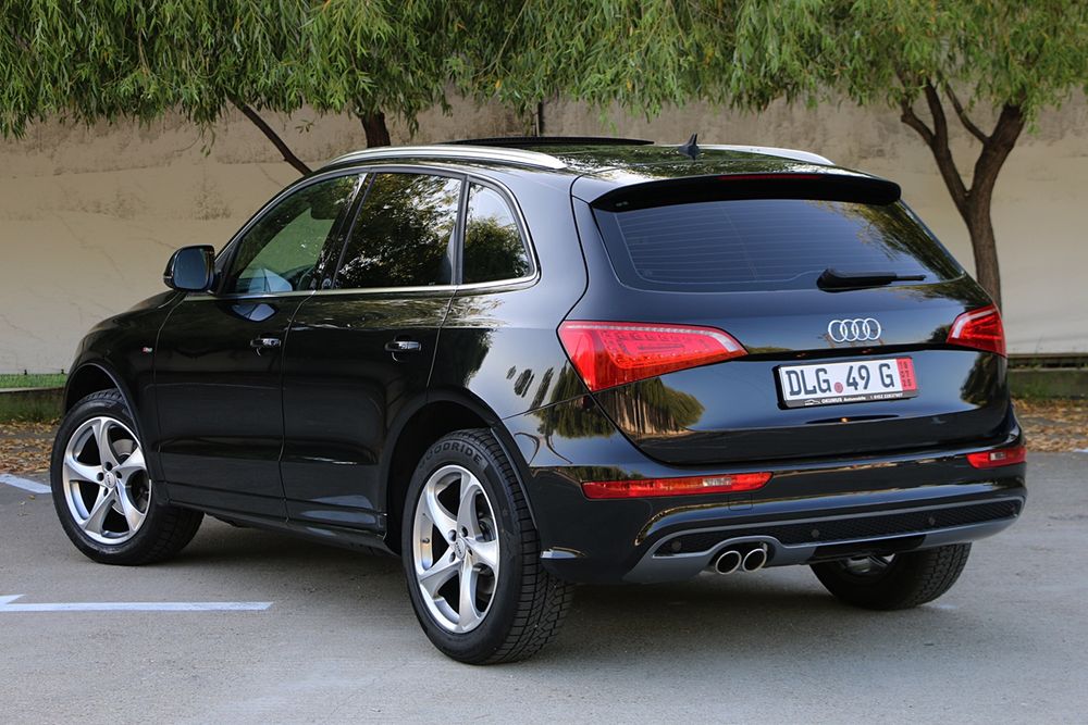 Audi q5/3xsline/panoramic/B&G/exclusiv/istoric
