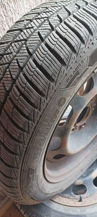 Продавам зимни гуми 16 цола с оригинални джанти за BMW E 46