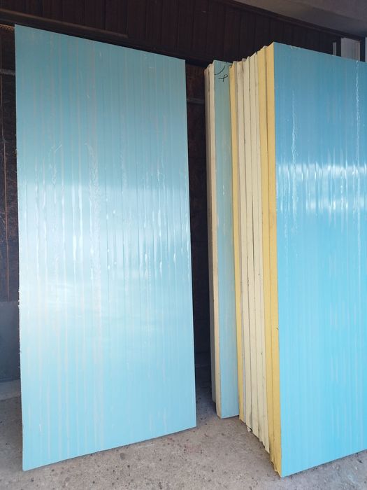 Vând panouri sandwich