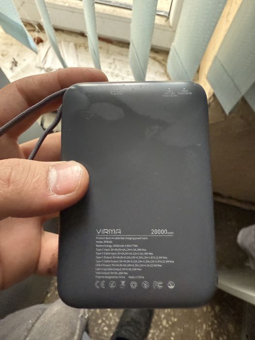 Поуэрбанк 20000мач только 2месяц пользовалься