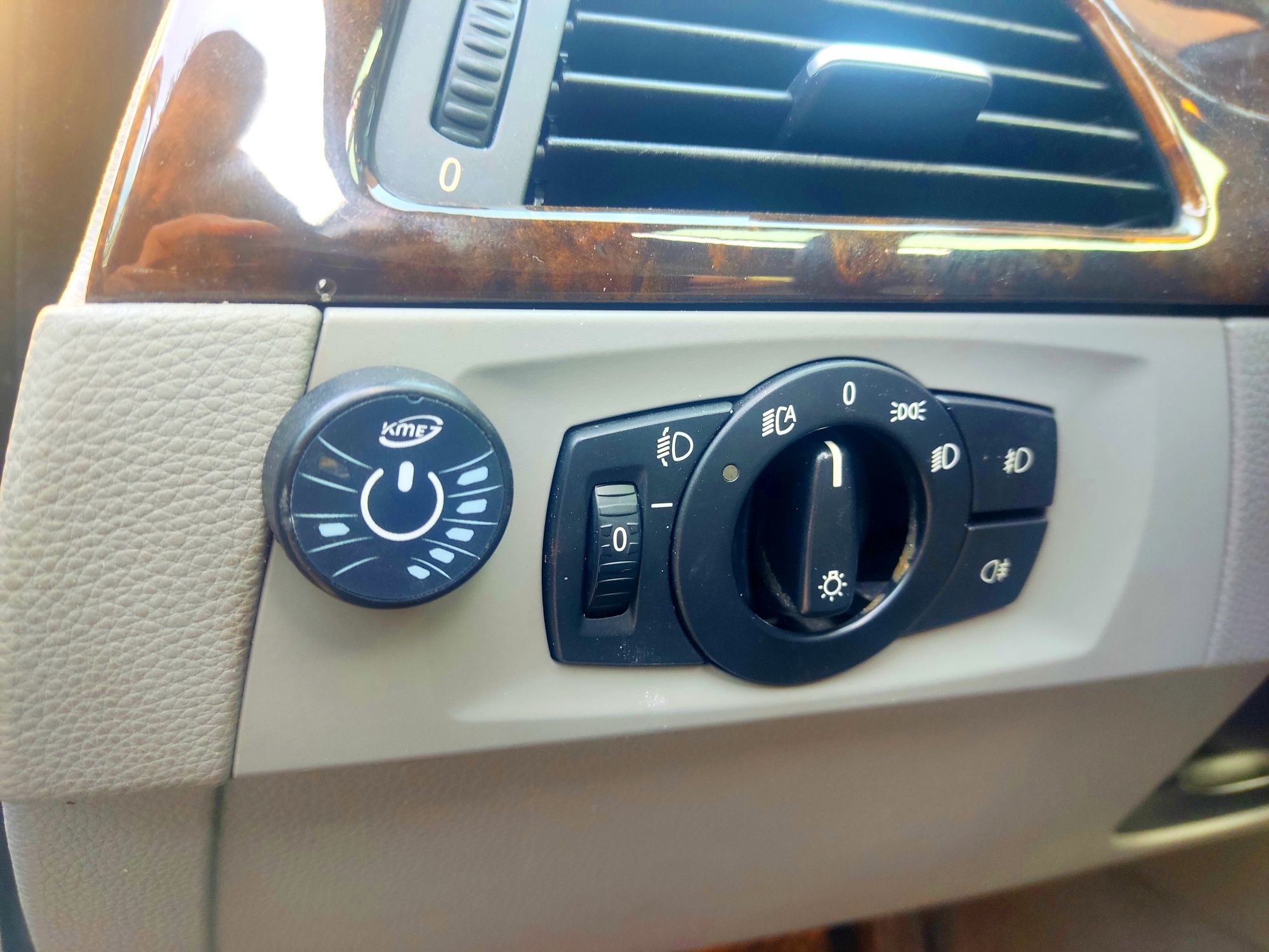 BMW E90 328i американска