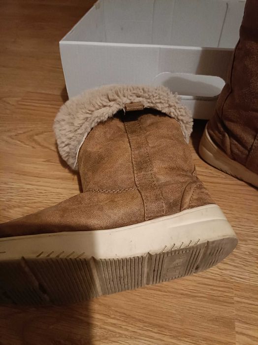Cizme Zara 34 tip ugg