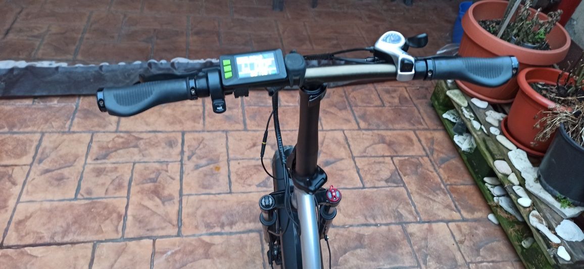 Bicicleta electrica pliabila fat bike