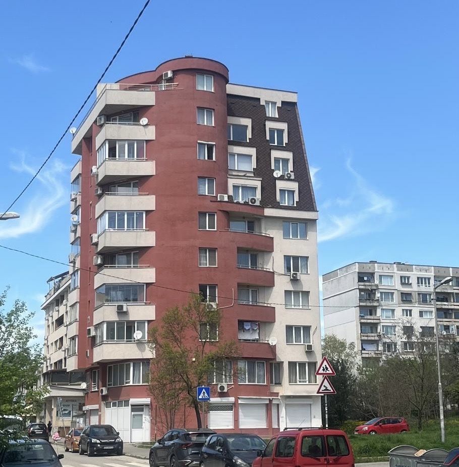 Продавам гараж 270 м2 - Люлин 6, бл.644