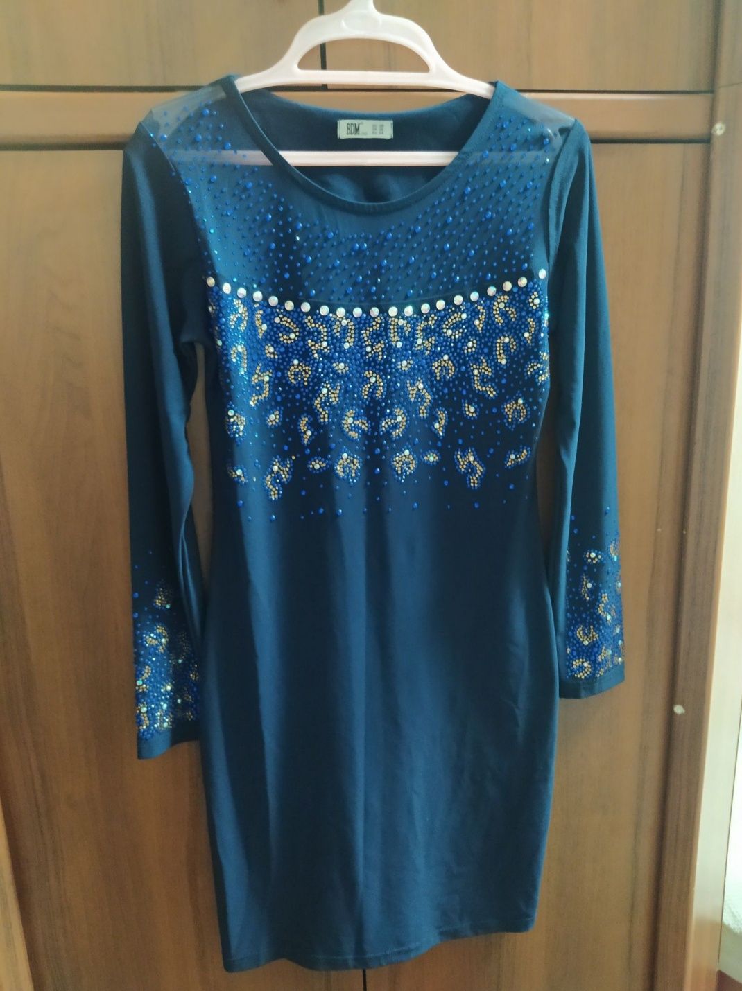 Джинсы-комбинезон фирменные, платье Турция