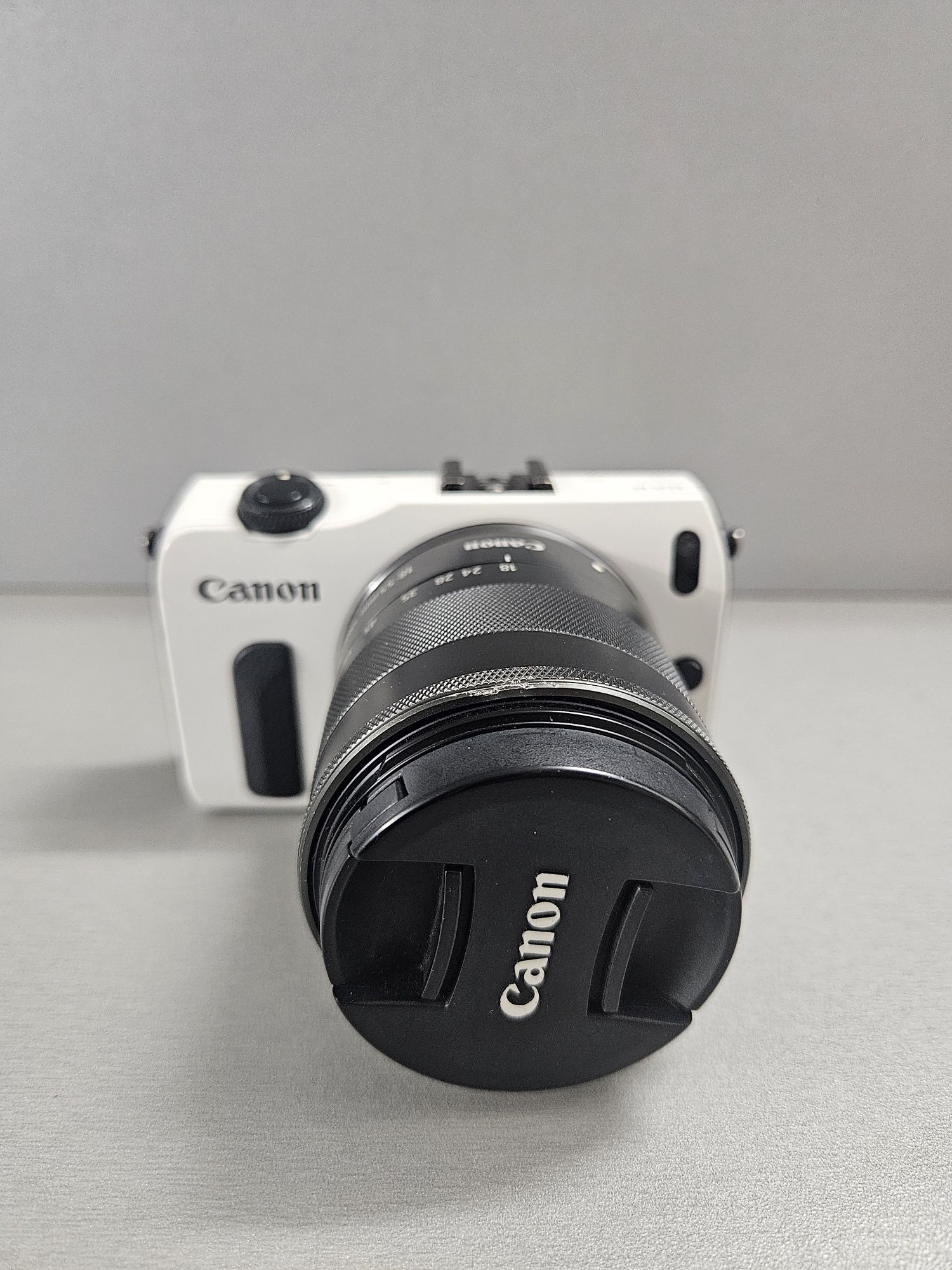 Canon EOS M фотоапарат