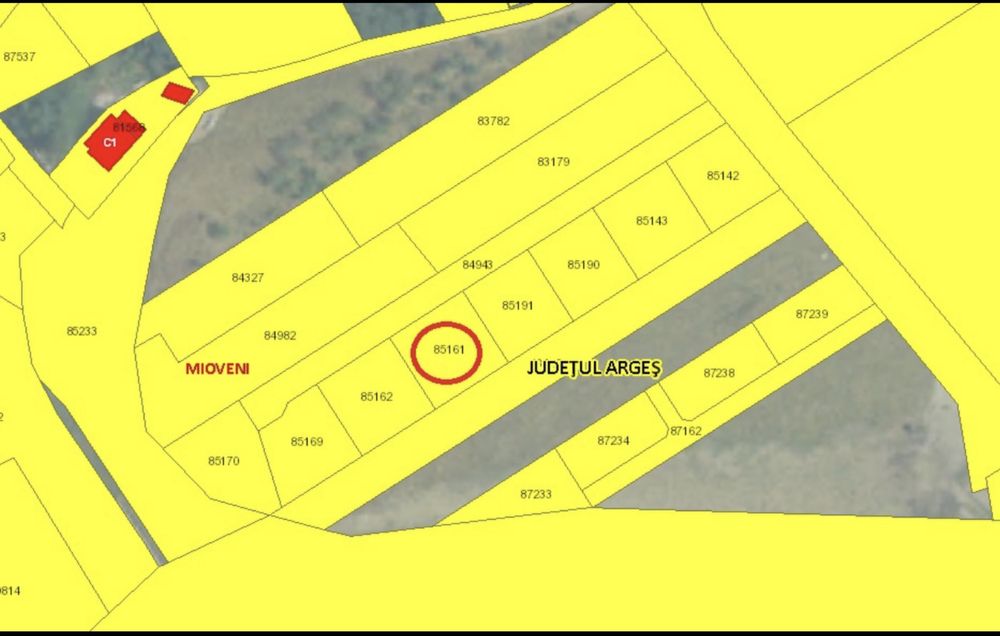 Teren Mioveni Centru 450 mp intravilan privat