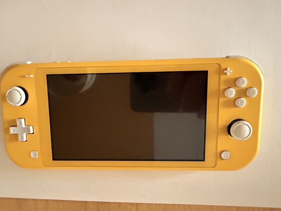 Consola Nintendo Switch Lite Yellow