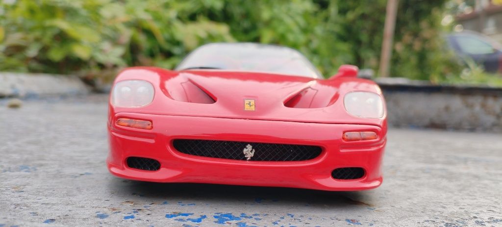 Ferrari F50 1:18 + подарък Ferrari f40