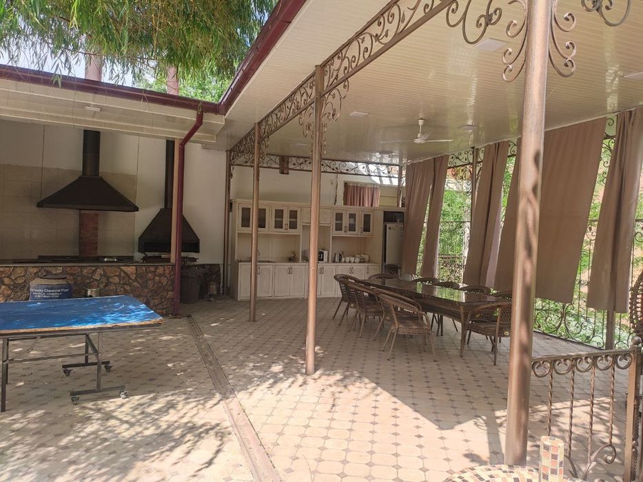 Dacha Ugam Sotiladi