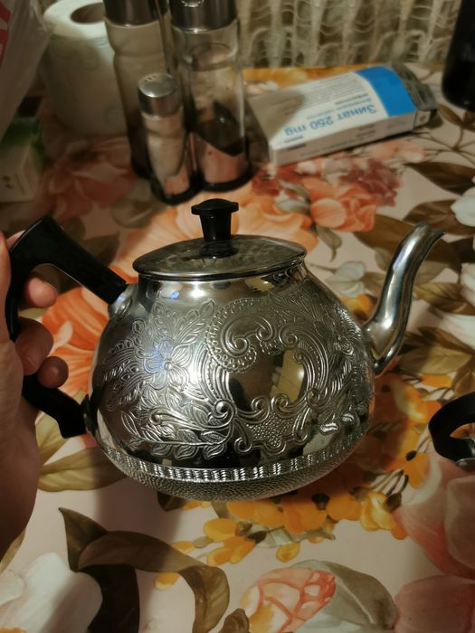Комплект прибори за чай