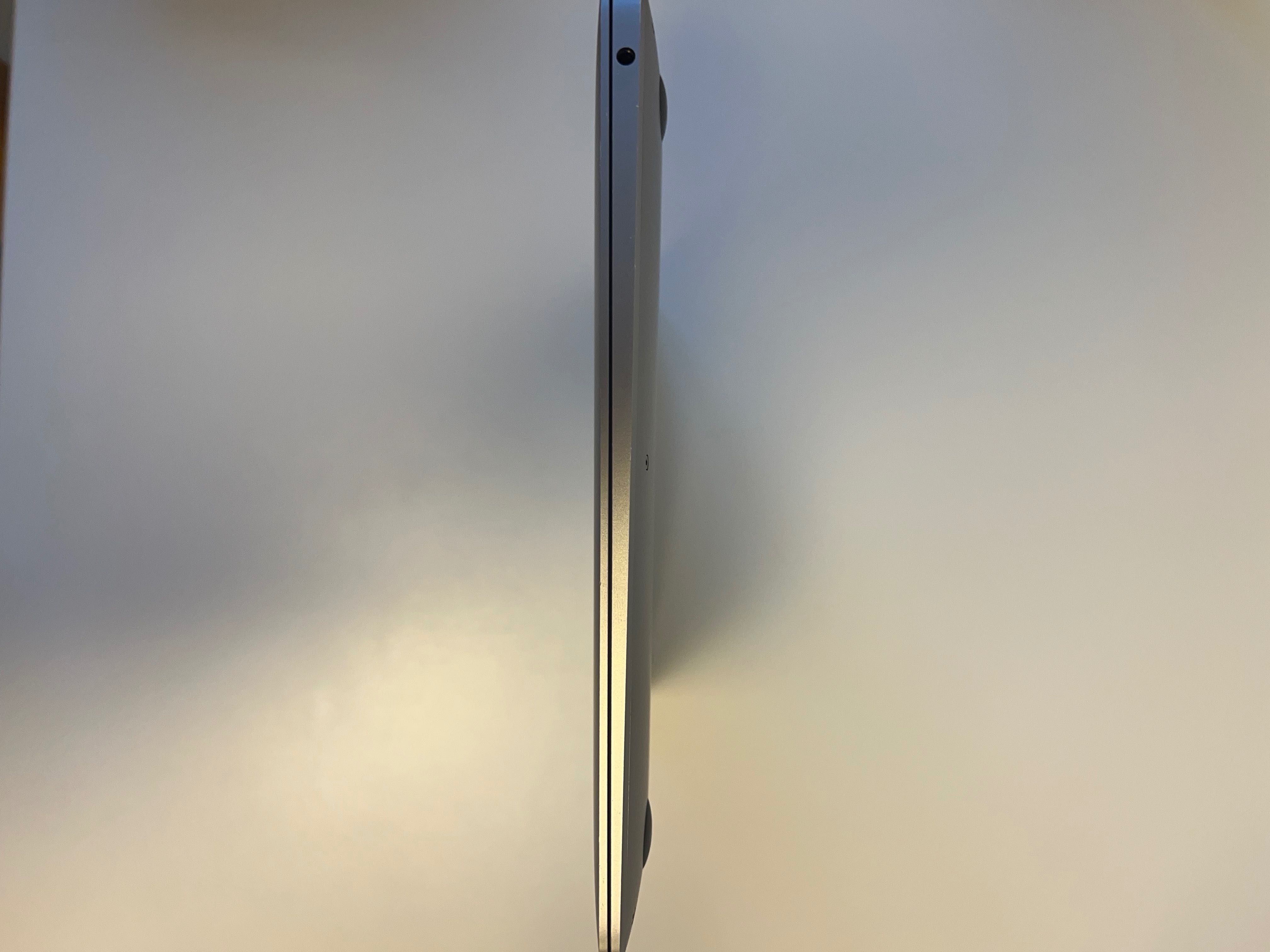 MacBook Air 13″ (2020) i3 256GB SSD Space Gray