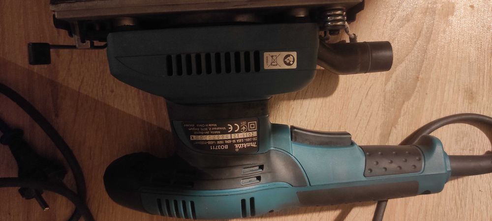 Виброшлайф MAKITA BО3711