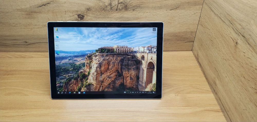 Microsoft Surface Pro 5 LTE