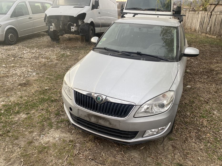 Dezmembrez Skoda Fabia 1.2 TSI 2013 cod Motor CBZA, cod culoarea LA7W