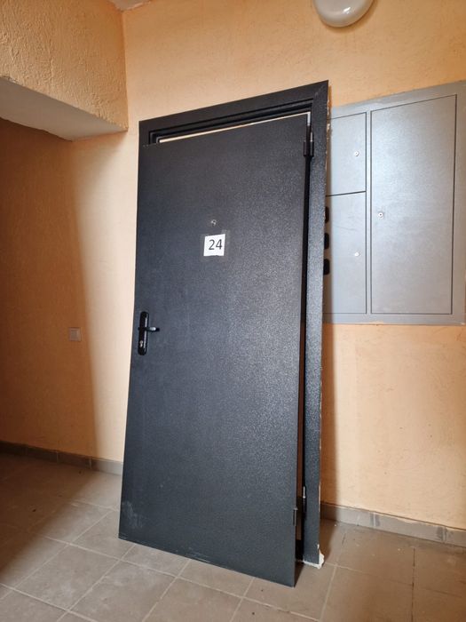 Продам дверь почти новая