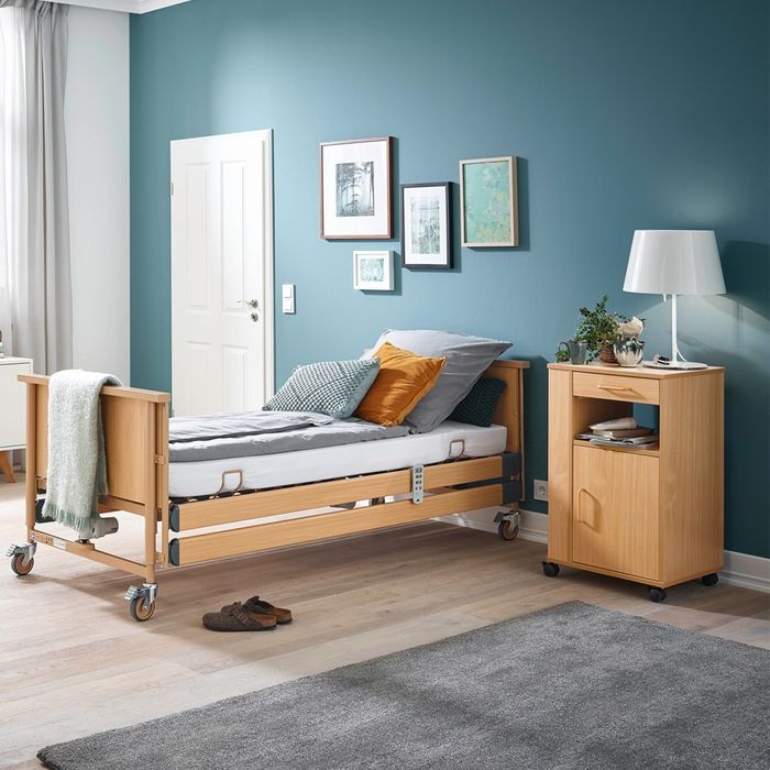 Vând pat electric spital (foarte putin utilizat)
