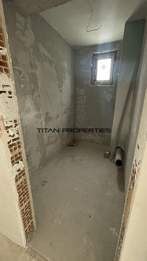 Продава се Четиристаен апартамент в Бургас, Сарафово - 155 кв.м за 1059 €/кв.м - Снимка #5
