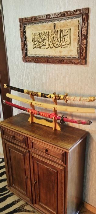 Мечи сувенирные.