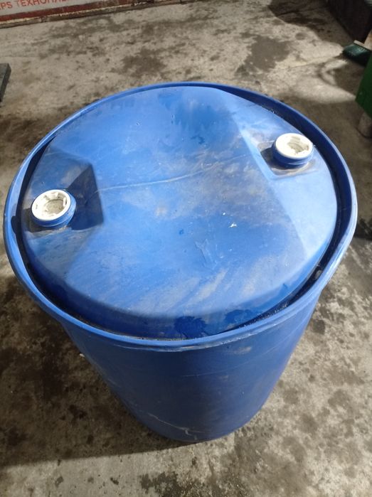 Продам бочку 200 литров, пластиковый