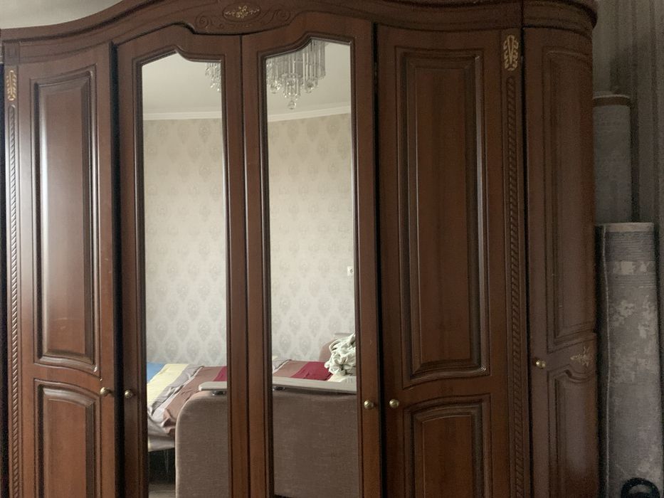 Белларуский шкаф с 6 дверями