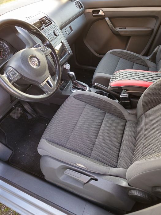 Volkswagen Touran 2011 1.6 dsg