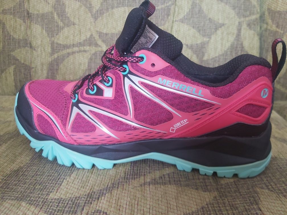 Туристически дамски обувки Merrell GTX