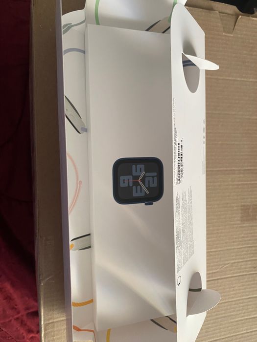 Часовник Apple watch SE 2 GPS