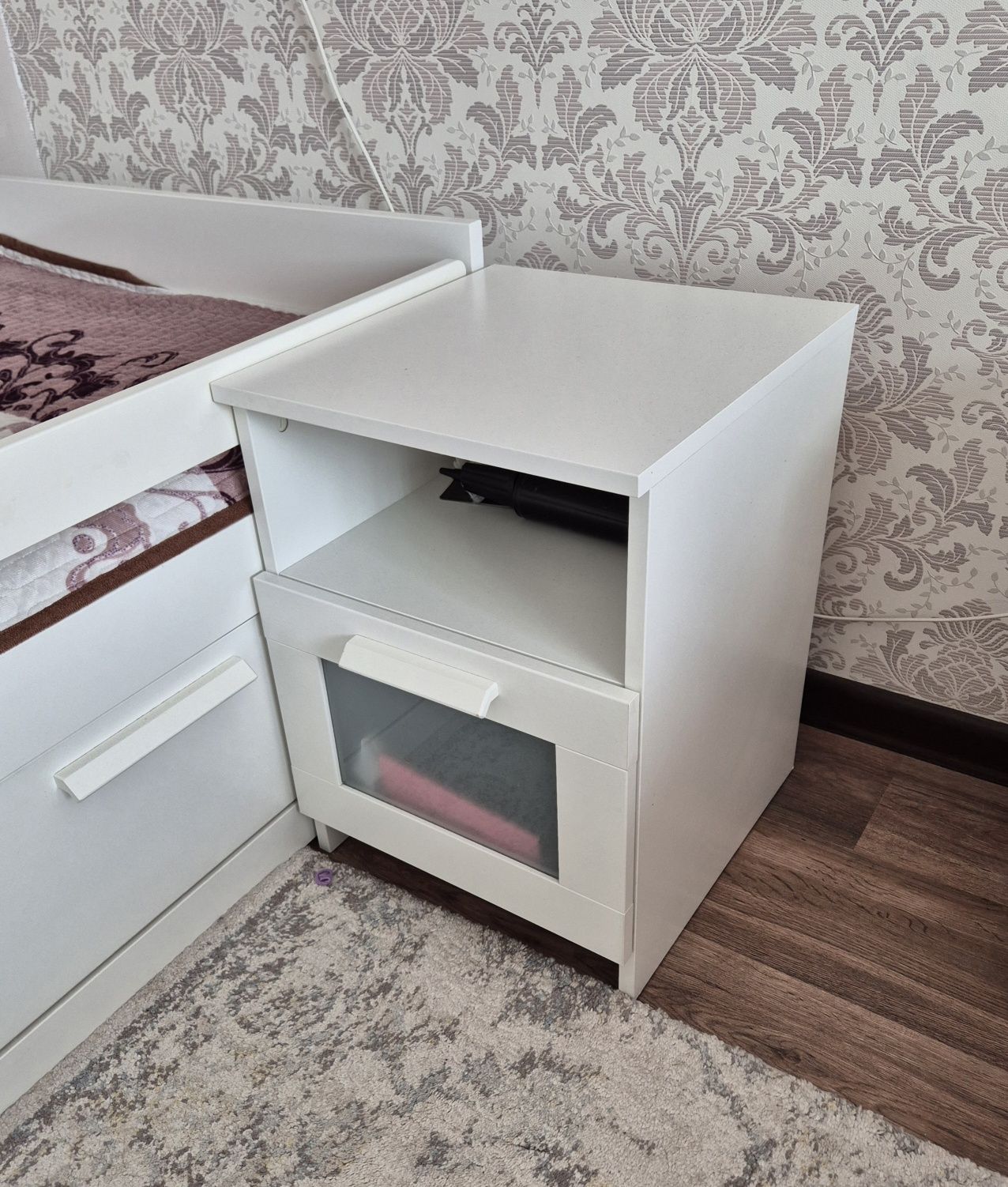 Продам тумбочку Икеа