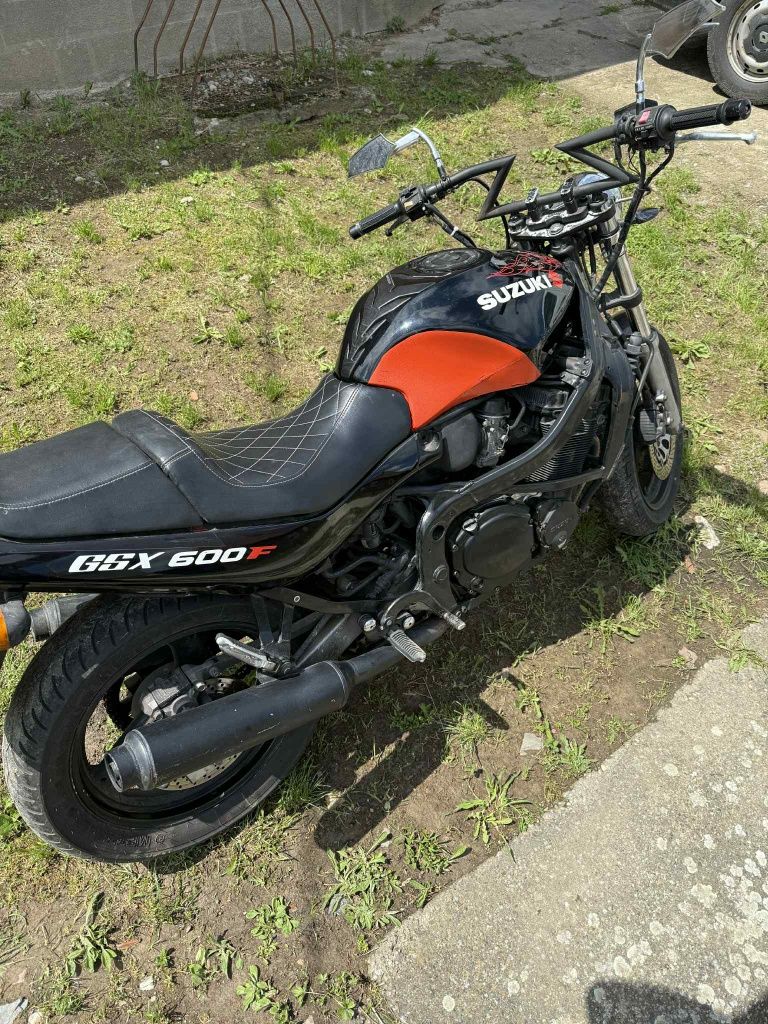 Vând  Suzuki GSX 600