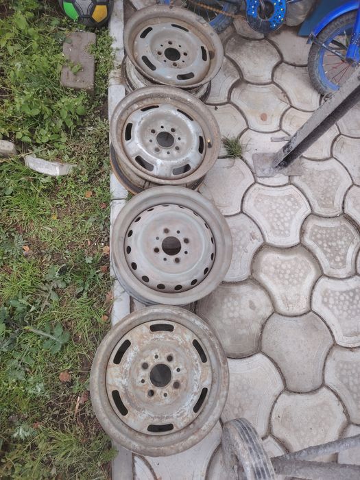 Диски 13 на ваз 2 хорошие 2 средние