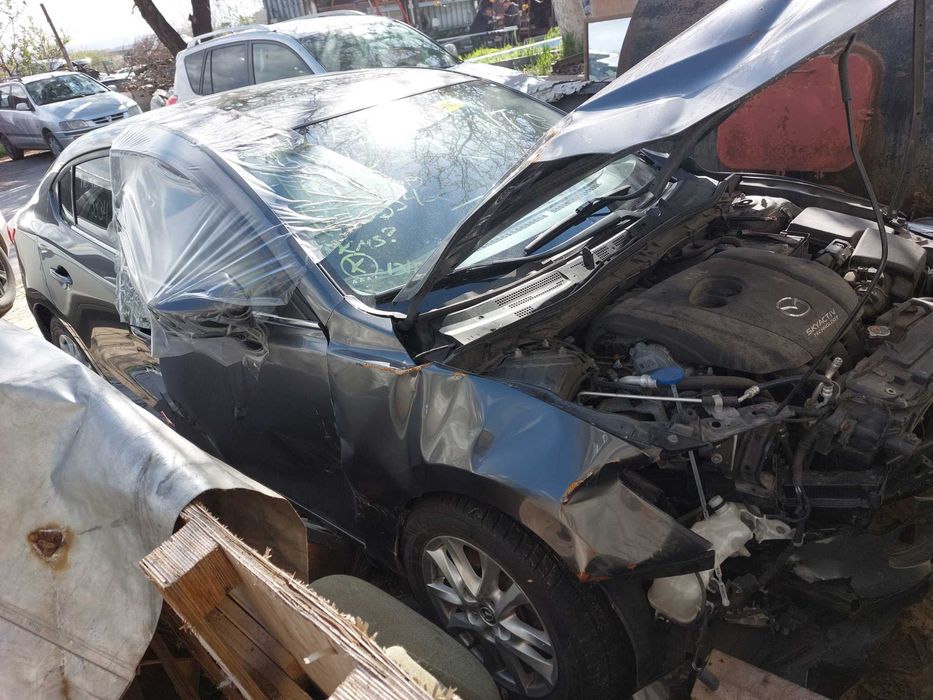 Mazda 3 за части 2,0 бензин 2014 година