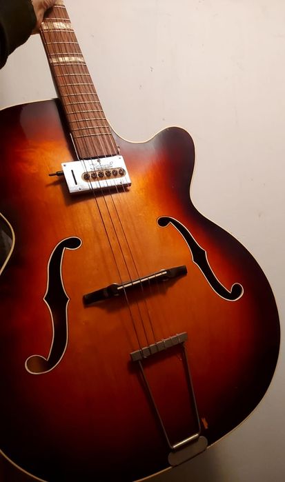 Chitara archtop cu doza Ideal